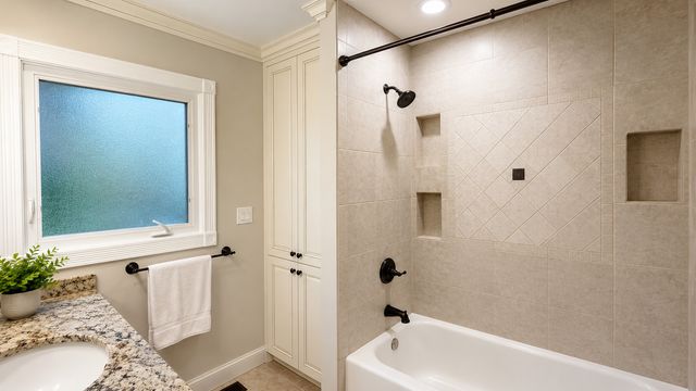 602 S Carol Lane, Mount Prospect, IL 60056