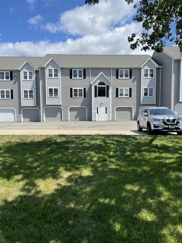 74 Tennis Plaza Road 15, Dracut, MA 01826