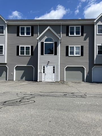 74 Tennis Plaza Road 15, Dracut, MA 01826