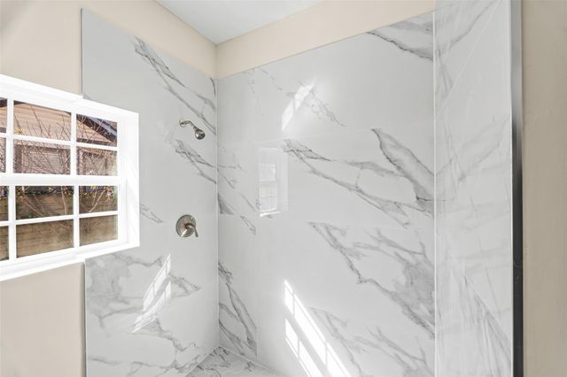 310 Hunt Street, Houston, TX 77003