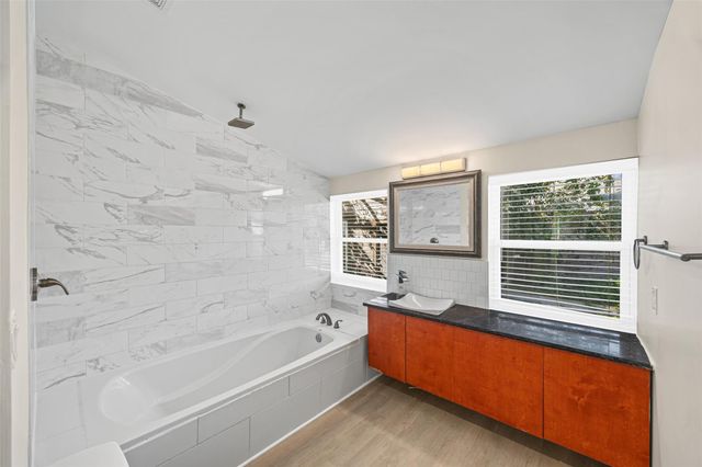 310 Hunt Street, Houston, TX 77003