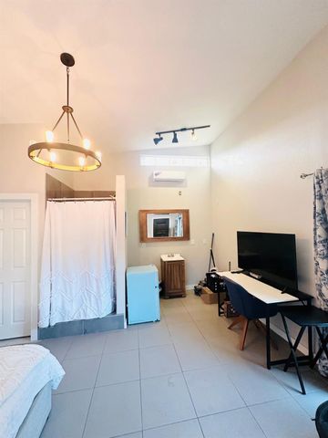 310 Hunt Street, Houston, TX 77003