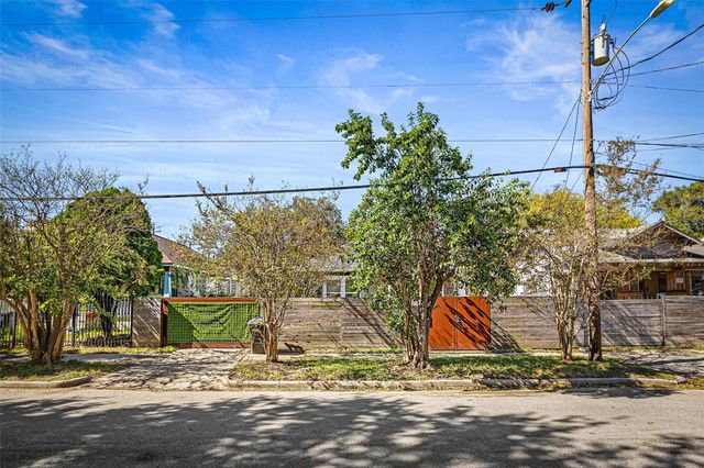 310 Hunt Street, Houston, TX 77003