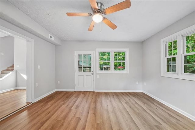 674 Inland Way NW, Lilburn, GA 30047
