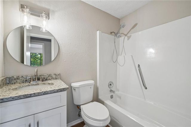 674 Inland Way NW, Lilburn, GA 30047
