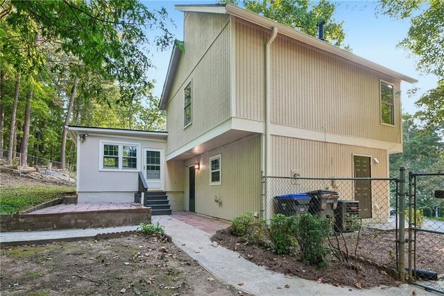 674 Inland Way NW, Lilburn, GA 30047