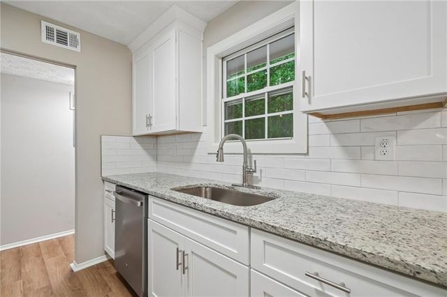674 Inland Way NW, Lilburn, GA 30047