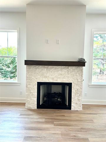 2404 S 31st Street, Rogers, AR 72758