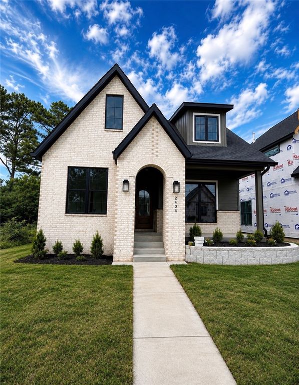 2404 S 31st Street, Rogers, AR 72758