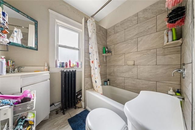 4302 Bridgeview Avenue, Newburgh Heights, OH 44105