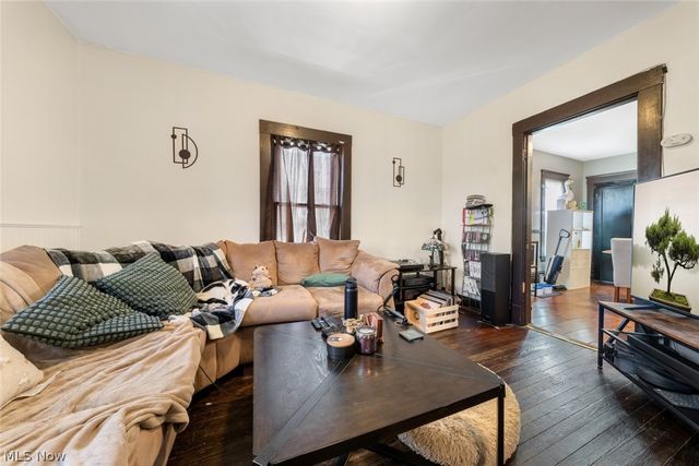 4302 Bridgeview Avenue, Newburgh Heights, OH 44105