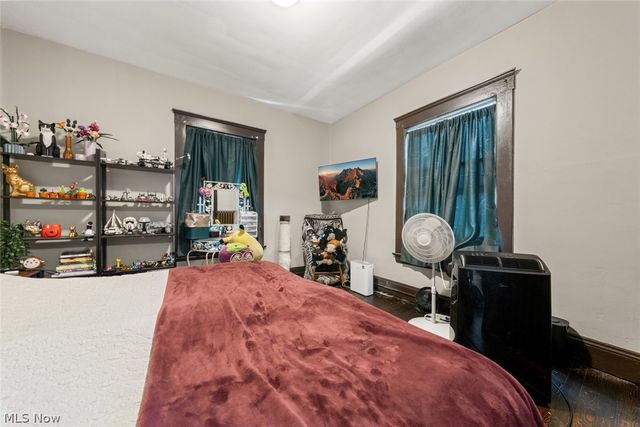 4302 Bridgeview Avenue, Newburgh Heights, OH 44105