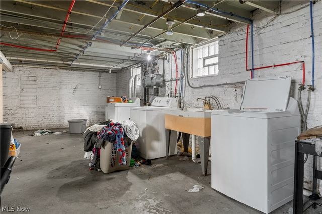 4302 Bridgeview Avenue, Newburgh Heights, OH 44105