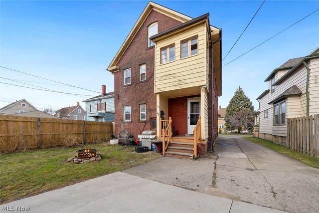 4302 Bridgeview Avenue, Newburgh Heights, OH 44105