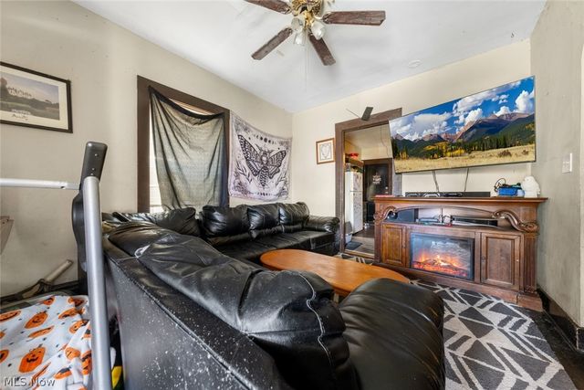 4302 Bridgeview Avenue, Newburgh Heights, OH 44105