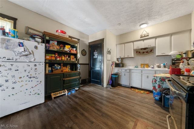 4302 Bridgeview Avenue, Newburgh Heights, OH 44105