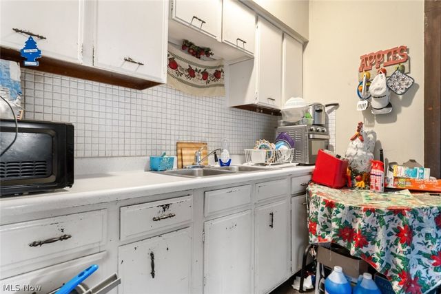 4302 Bridgeview Avenue, Newburgh Heights, OH 44105