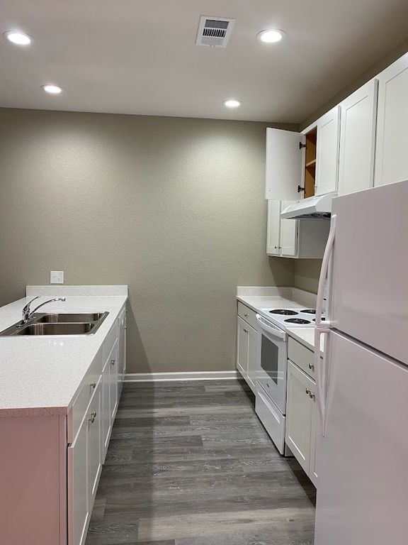 1305 West Villa Maria Road D102, Bryan, TX 77801 — photo 2