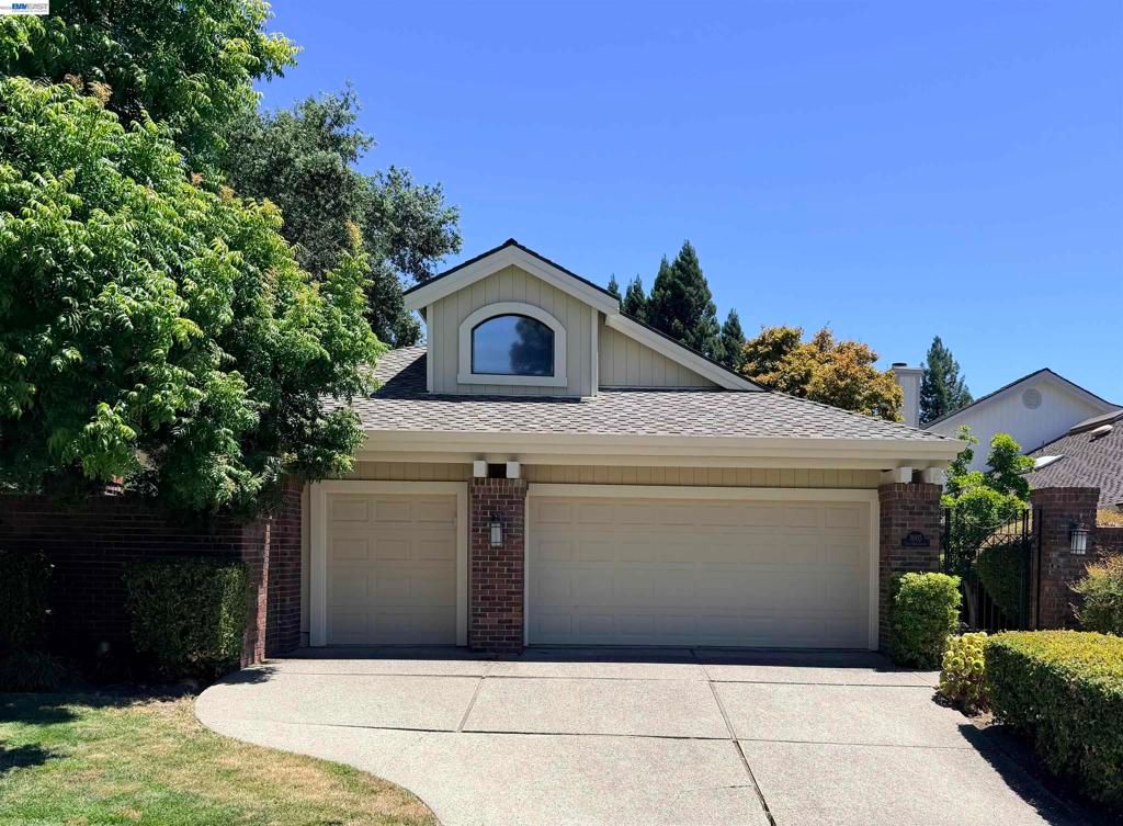 Image 1 of property listing at 3005 Live Oak Ct., Danville, CA 94506