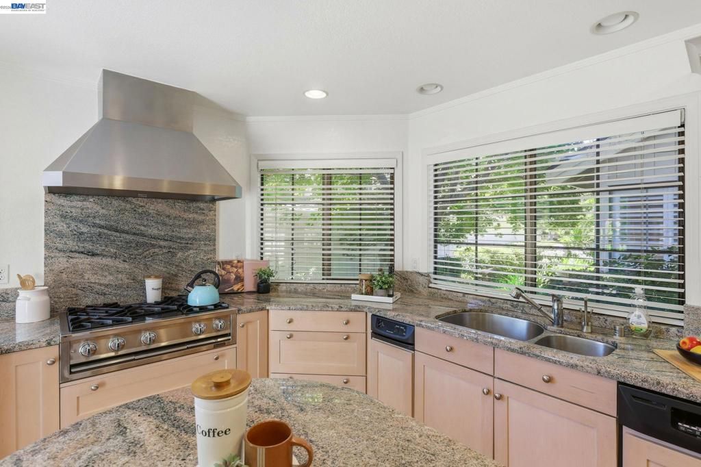 Image 11 of property listing at 3005 Live Oak Ct., Danville, CA 94506