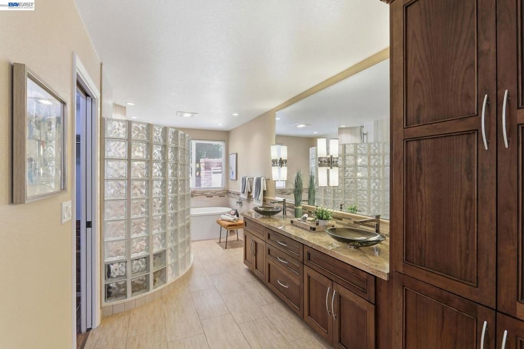 Image 26 of property listing at 3005 Live Oak Ct., Danville, CA 94506