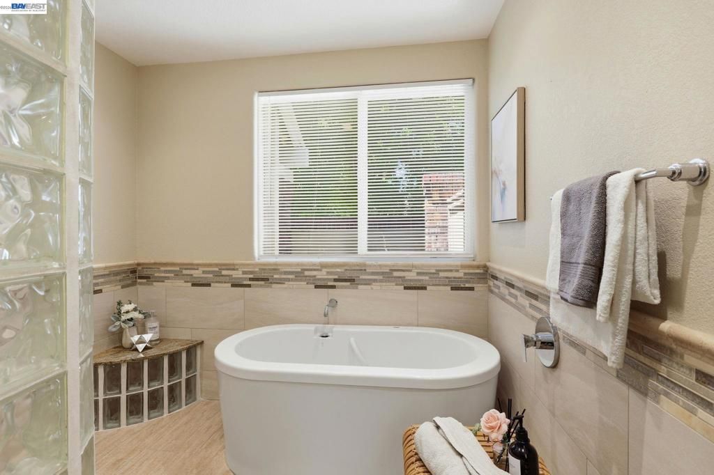 Image 27 of property listing at 3005 Live Oak Ct., Danville, CA 94506