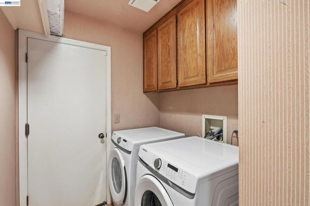Image 32 of property listing at 3005 Live Oak Ct., Danville, CA 94506