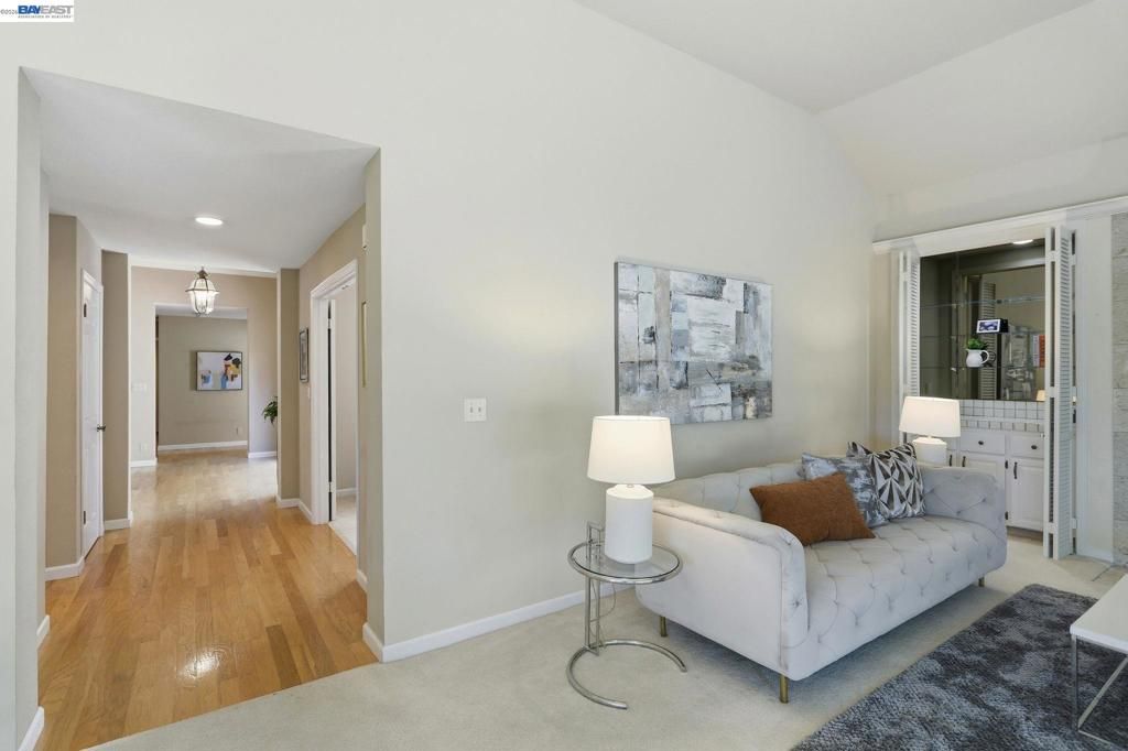 Image 6 of property listing at 3005 Live Oak Ct., Danville, CA 94506