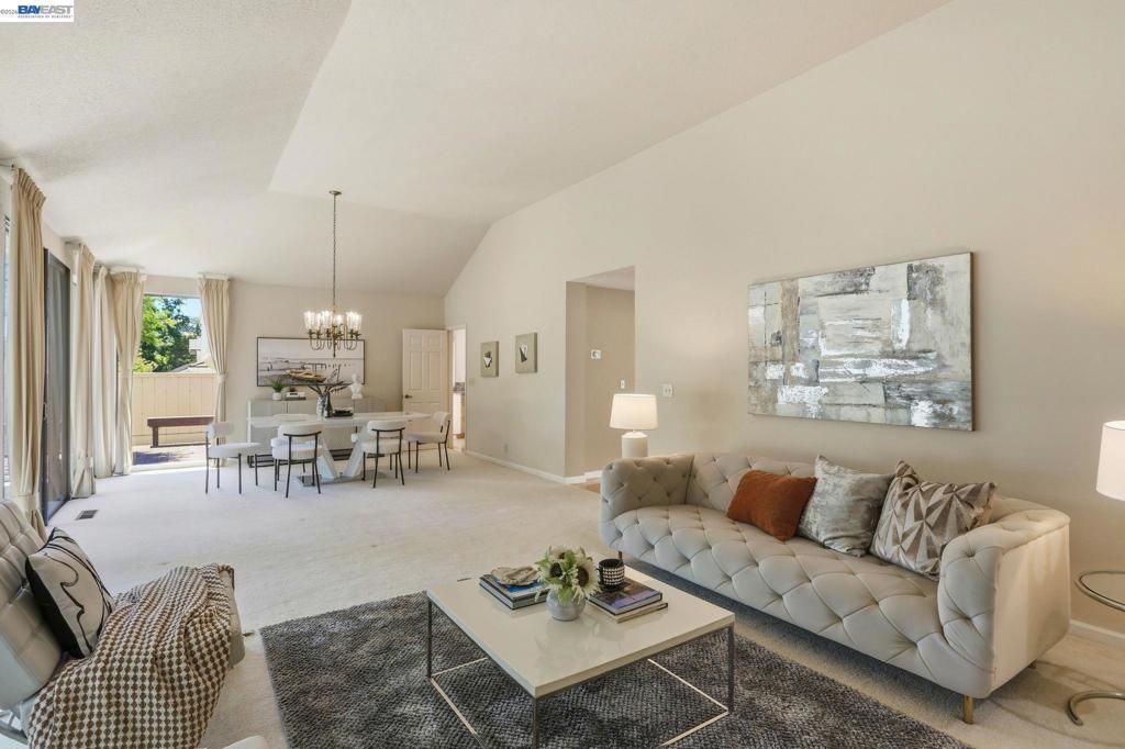 Image 8 of property listing at 3005 Live Oak Ct., Danville, CA 94506