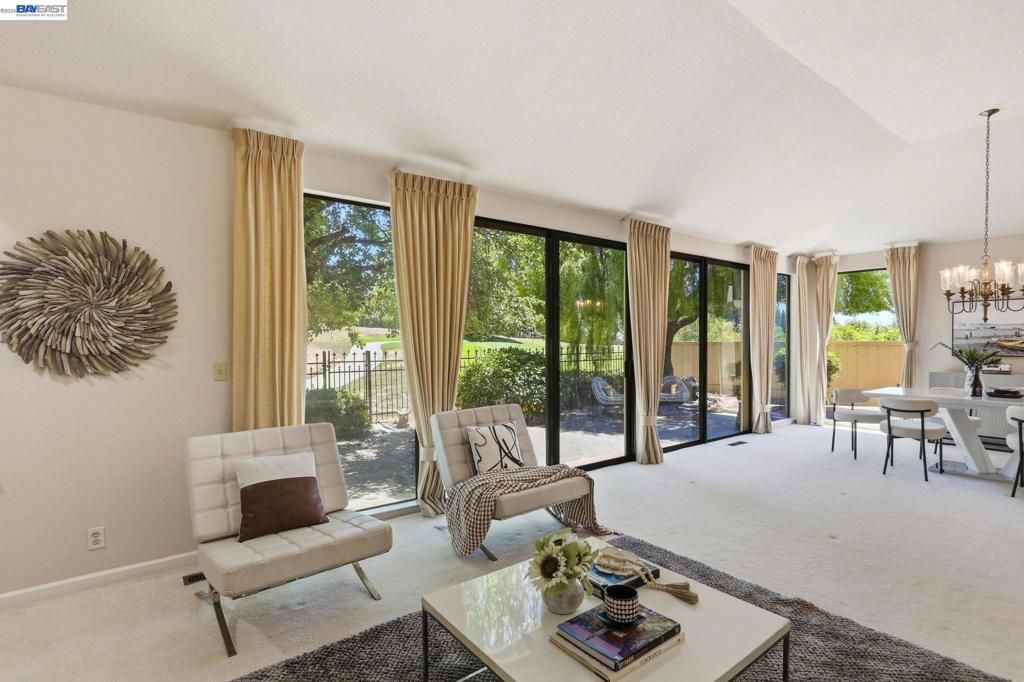 Image 9 of property listing at 3005 Live Oak Ct., Danville, CA 94506