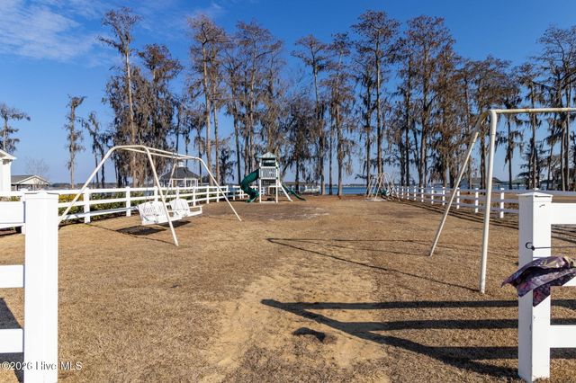 76 Wrexham Place, Elizabethtown, NC 28337