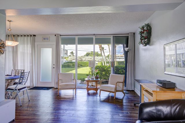 1221 Hillsboro Mile 18a, Hillsboro Beach, FL 33062