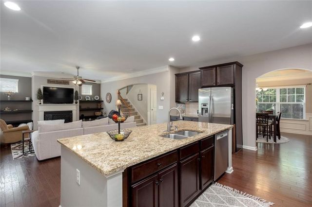 418 Parkstone Drive, Woodstock, GA 30188