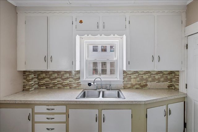 336 Spruce Street, Manchester, NH 03103