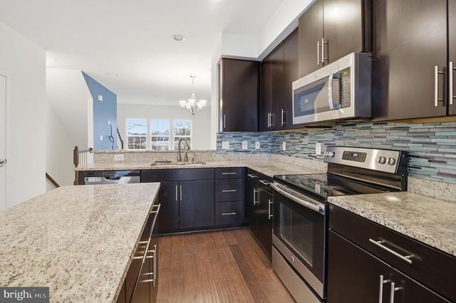 3400 10TH PL SE, Washington, DC 20032