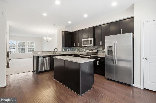 3400 10TH PL SE, Washington, DC 20032