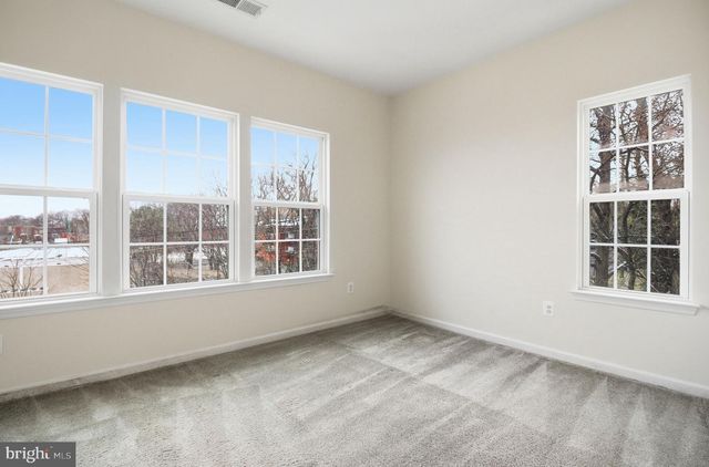 3400 10TH PL SE, Washington, DC 20032