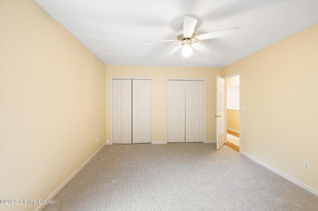 10504 Pinoak View Dr, Louisville, KY 40299