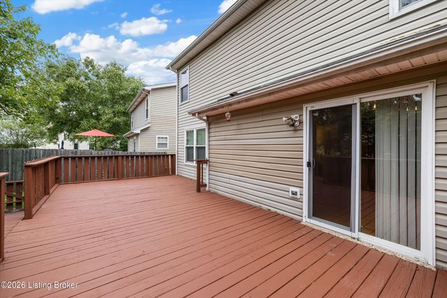 10504 Pinoak View Dr, Louisville, KY 40299