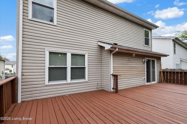 10504 Pinoak View Dr, Louisville, KY 40299
