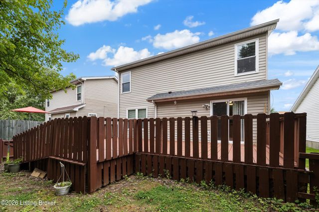 10504 Pinoak View Dr, Louisville, KY 40299