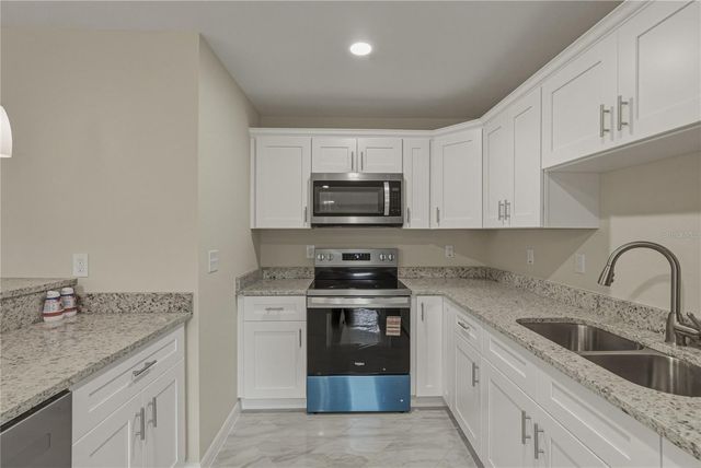 2428 MOSSWOOD LANE, Lakeland, FL 33801
