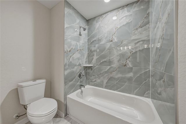 2428 MOSSWOOD LANE, Lakeland, FL 33801