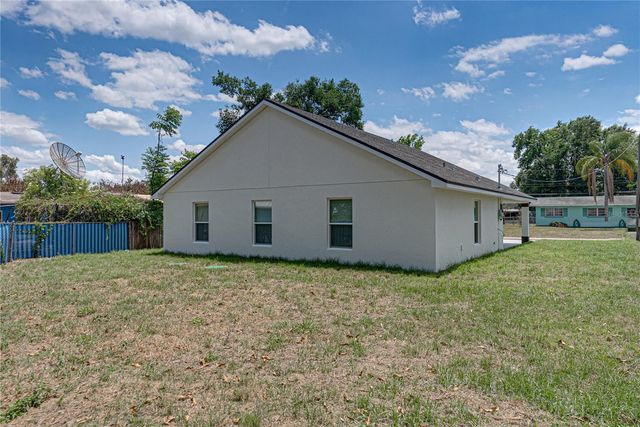 2428 MOSSWOOD LANE, Lakeland, FL 33801