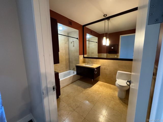 25 Leroy Place 405, New Rochelle, NY 10805