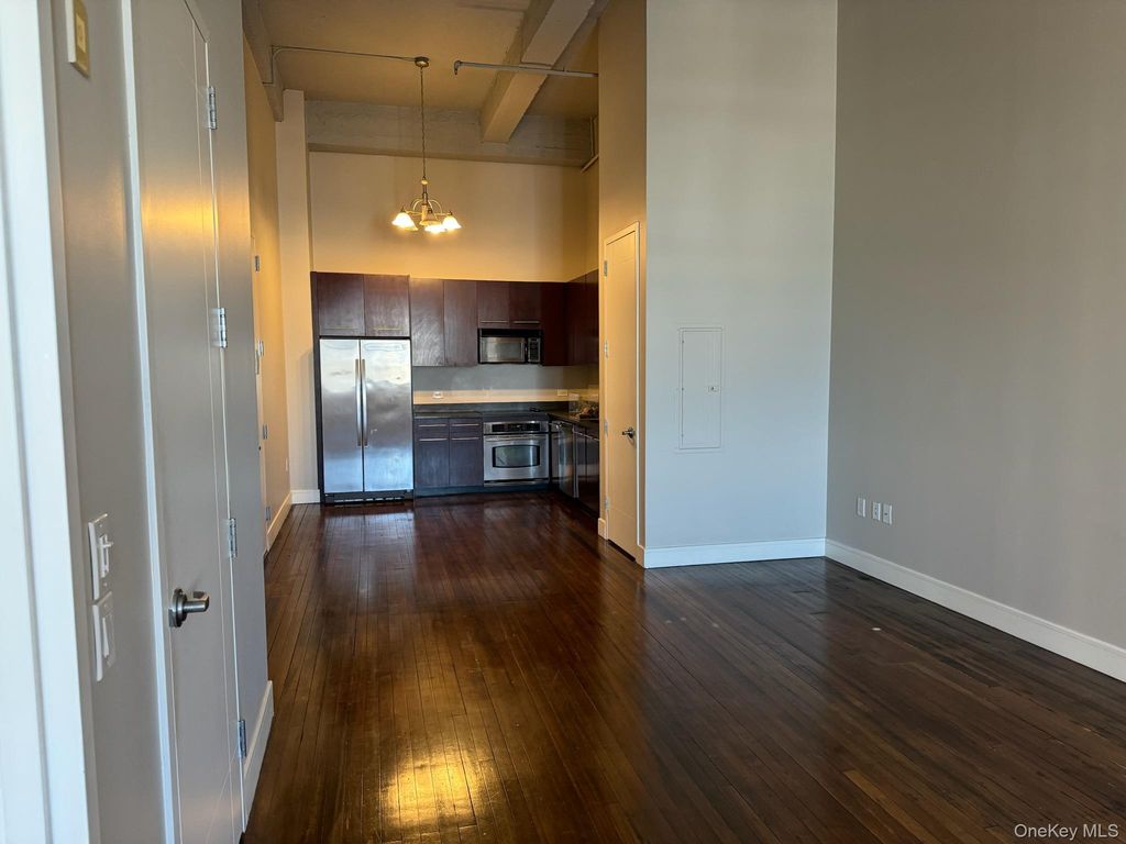 25 Leroy Place 405, New Rochelle, NY 10805 — photo 3
