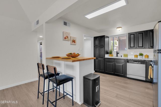 4433 N Stanton Street 317, El Paso, TX 79902