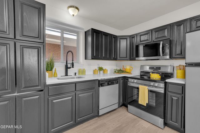 4433 N Stanton Street 317, El Paso, TX 79902