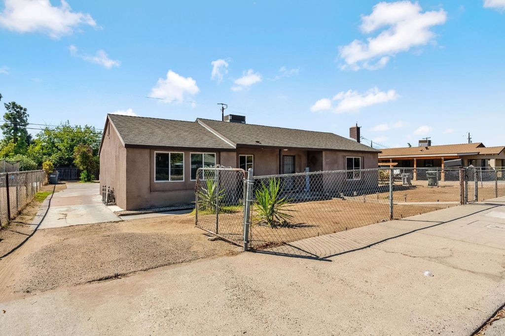 Image 1 of property listing at 3604 E Olive Avenue, Fresno, CA 93702