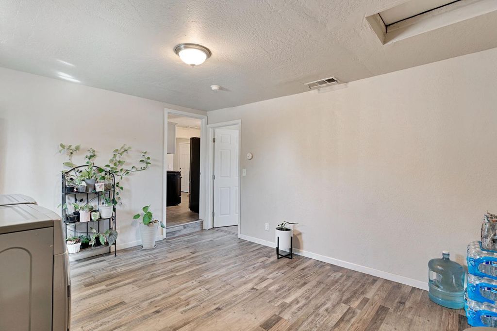 Image 24 of property listing at 3604 E Olive Avenue, Fresno, CA 93702